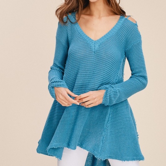 Waffle knit cold shoulder sweater - Picture 5 of 8